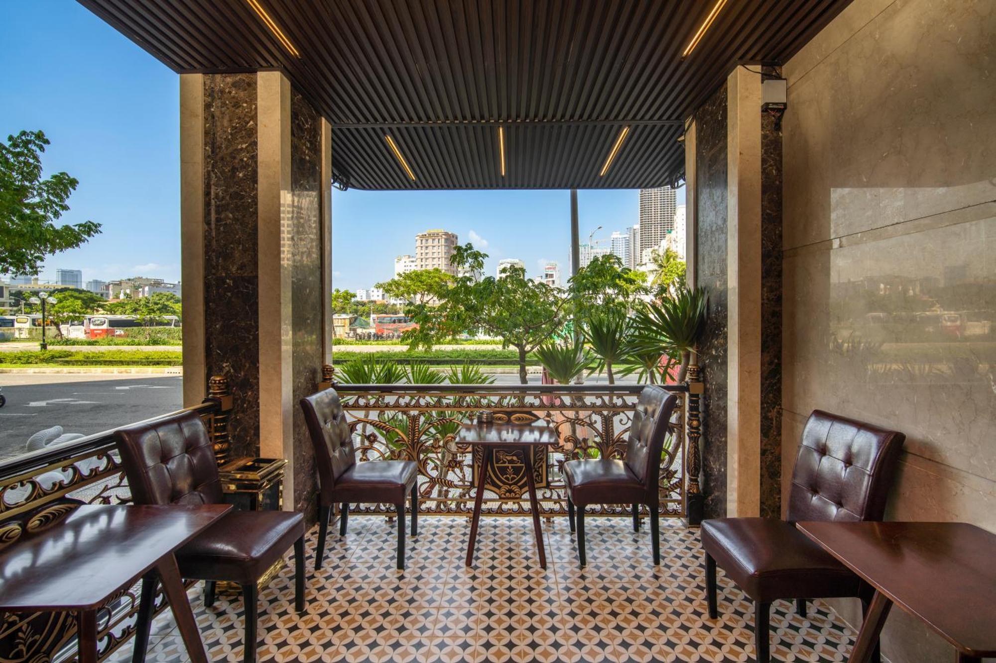 Delicate Hotel Da Nang Bagian luar foto